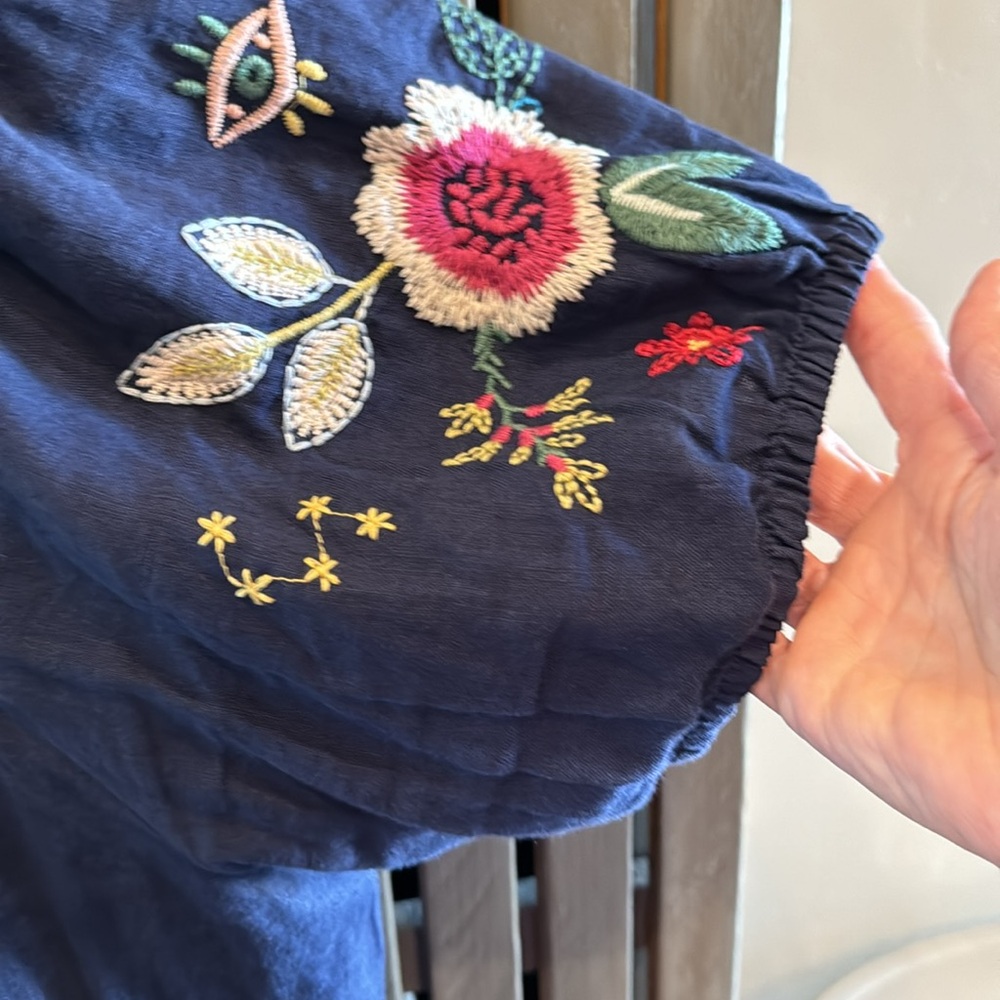 Jonny was navy blue Linen embroidered blouse - Picture 3 of 12